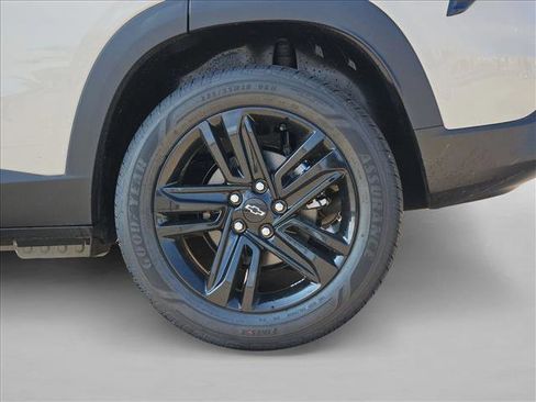 New 2026 Chevrolet Trax ACTIV w/ Driver Confidence Package FWD image 10