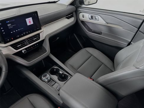 New 2026 Ford Explorer Active w/ Active Comfort Package image 24