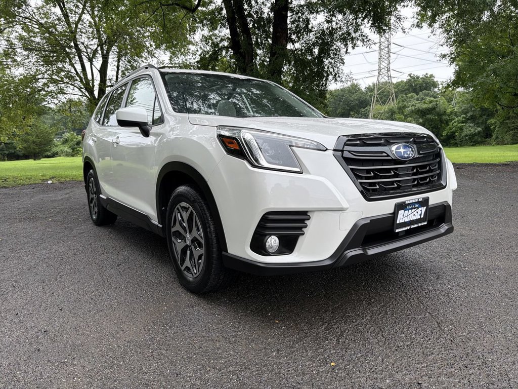 Certified 2023 Subaru Forester Premium AWD/4WD image 2