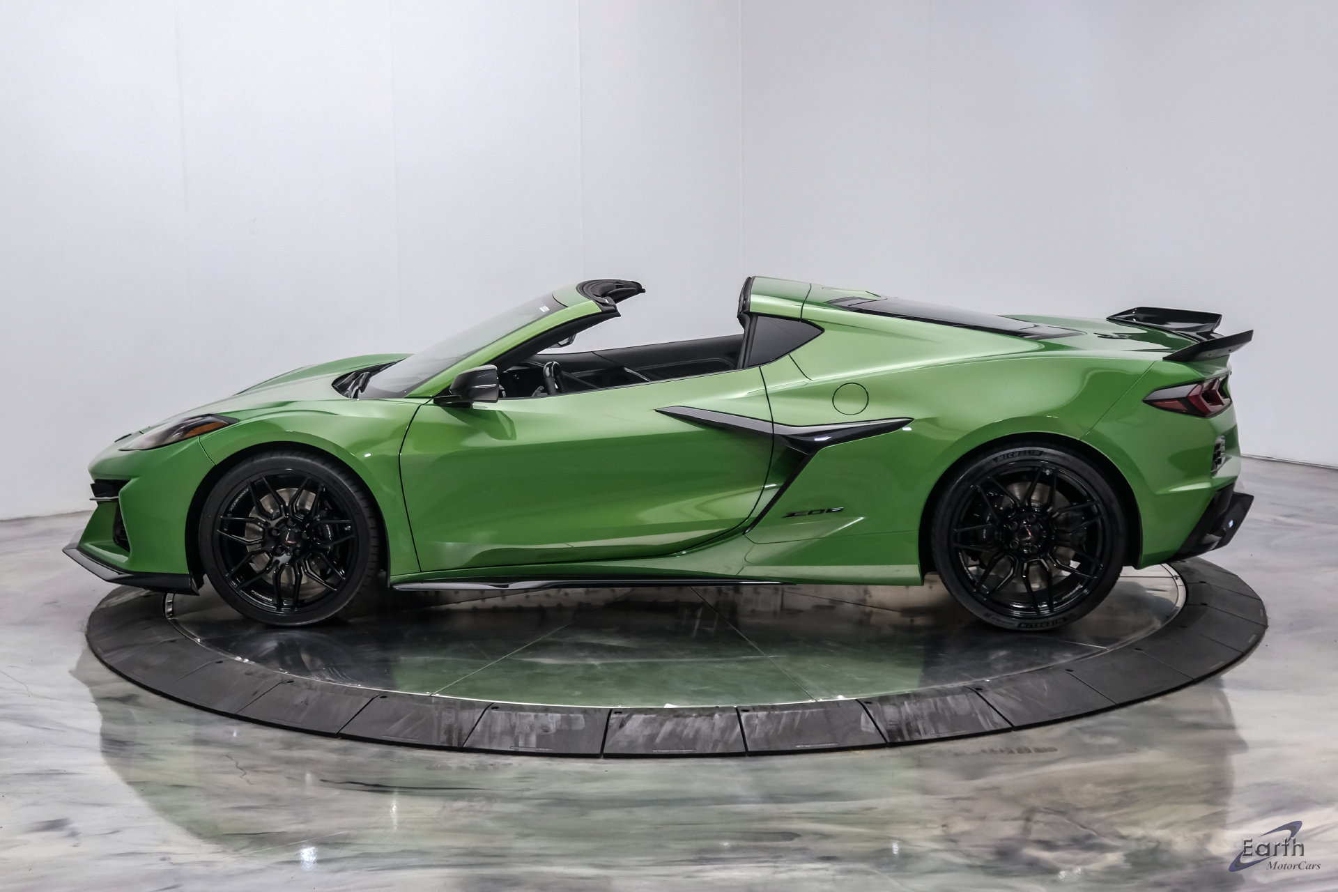 Used 2026 Chevrolet Corvette Z06 RWD image 9