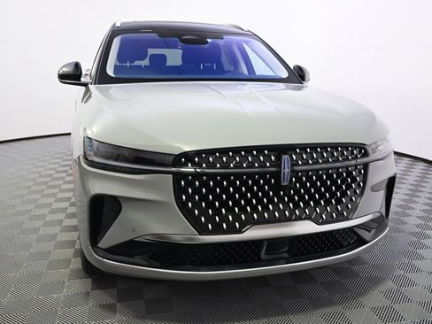 New 2026 Lincoln Nautilus Reserve image 9