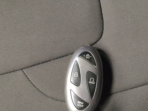 Used 2025 Hyundai Elantra SEL FWD image 32