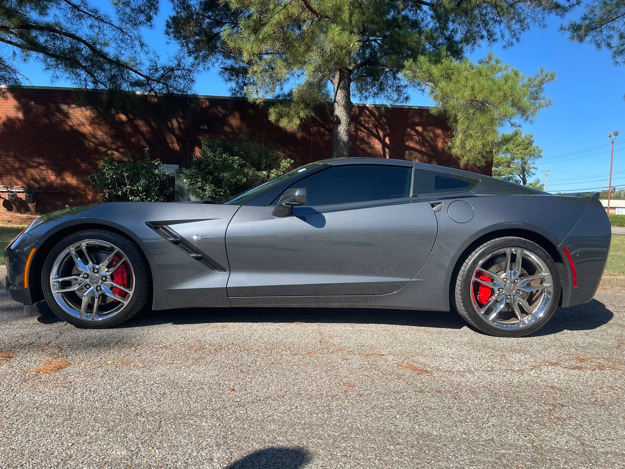 Used 2014 Chevrolet Corvette Stingray Coupe w/ 2LT Preferred Equipment Group RWD image 2
