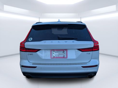 Used 2020 Volvo V60 T5 Momentum w/ Protection Package Premier image 7
