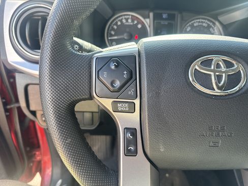 Used 2022 Toyota Tacoma SR5 w/ Technology Package AWD/4WD image 18