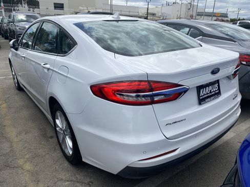 Used 2019 Ford Fusion SE FWD image 8