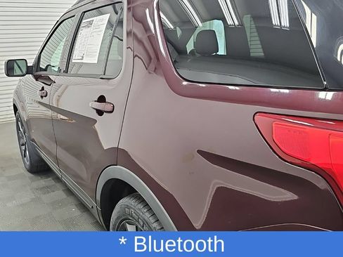 Used 2018 Ford Explorer XLT w/ Equipment Group 202A FWD image 8