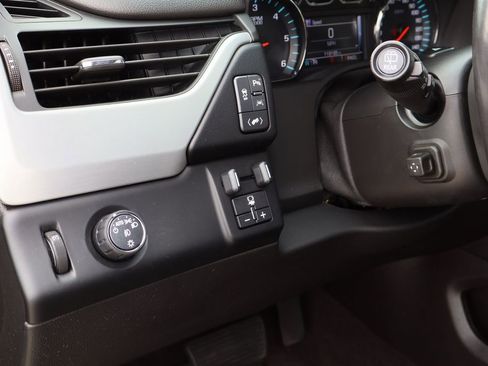 Used 2018 GMC Yukon XL SLT w/ Premium Edition RWD image 13