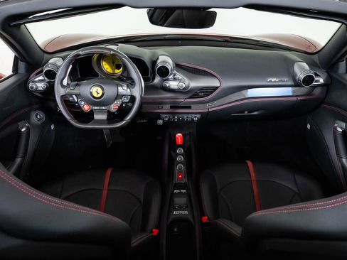 Used 2023 Ferrari F8 Spider image 28