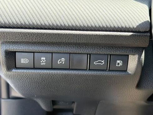 Used 2025 Toyota Camry SE FWD image 23