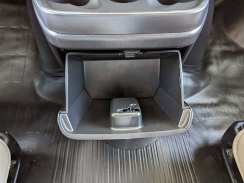 Used 2019 Chevrolet Express 4500 w/ RV Package RWD image 45