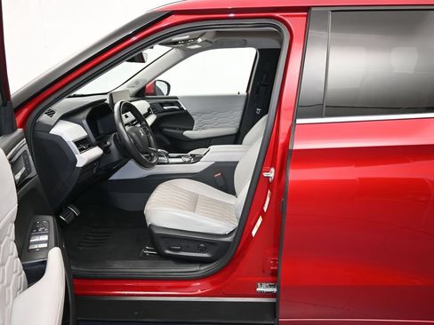 Used 2025 Mitsubishi Outlander SEL FWD image 22