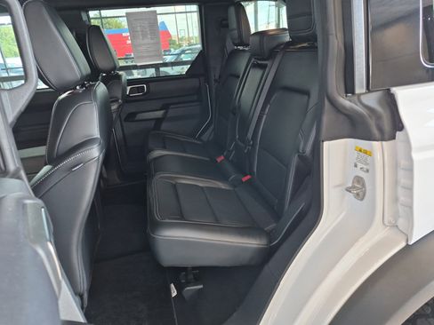 Used 2025 Ford Bronco Outer Banks image 13