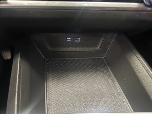 Used 2025 Chevrolet Equinox LT image 42