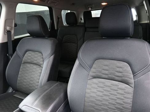 Used 2025 Nissan Pathfinder SV FWD image 14