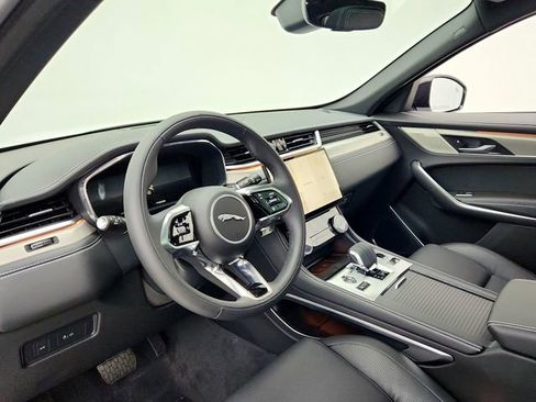 Certified 2025 Jaguar F-PACE R-Dynamic S image 20