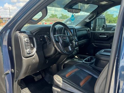 Used 2020 GMC Sierra 2500 AT4 w/ AT4 Premium Package AWD/4WD image 8