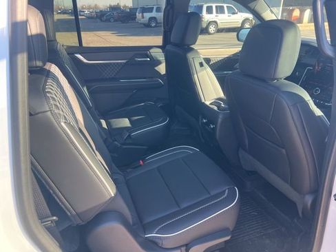 Used 2025 GMC Acadia Denali w/ Super Cruise Package image 10