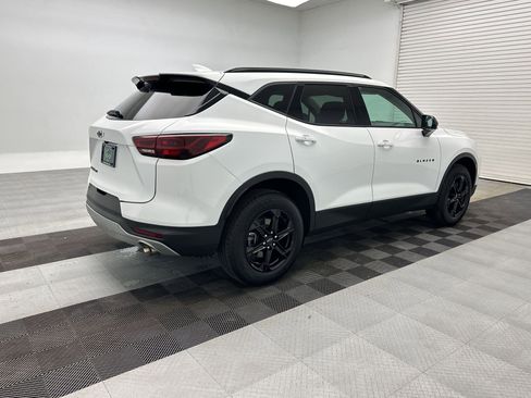 Used 2025 Chevrolet Blazer LT w/ Convenience Package image 9