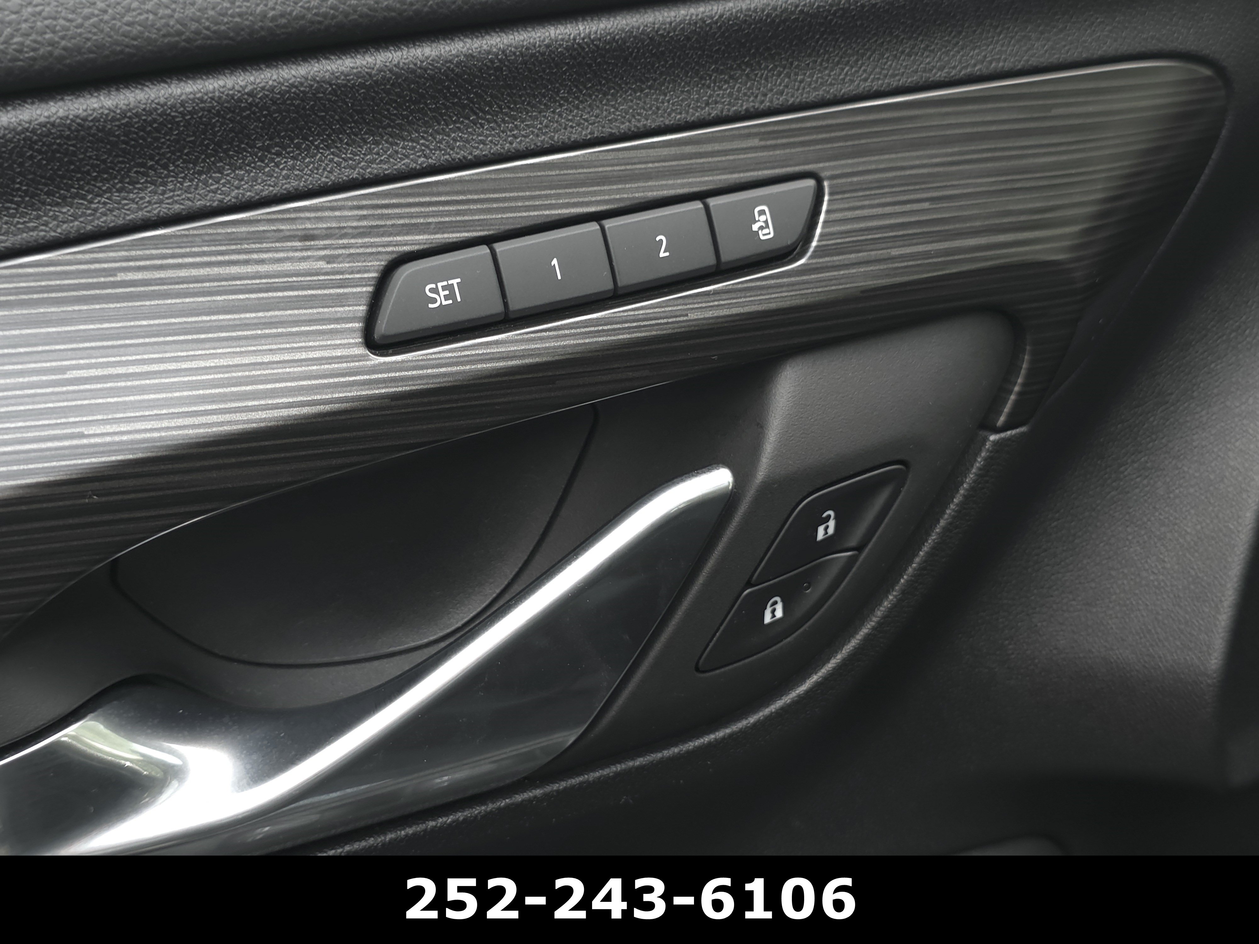 Used 2023 GMC Terrain SLT w/ Tech Package AWD/4WD image 12