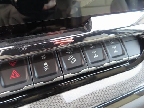 Certified 2025 Chevrolet Silverado 1500 ZR2 w/ Technology Package image 41