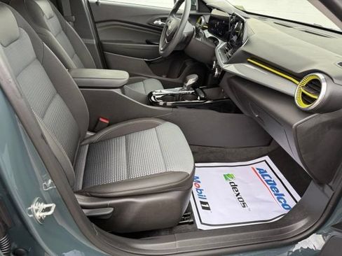 Certified 2026 Chevrolet Trax LT FWD image 14