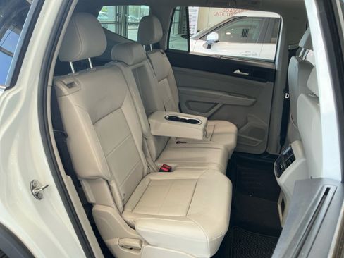 Used 2023 Volkswagen Atlas SE w/ Panoramic Sunroof Package FWD image 18
