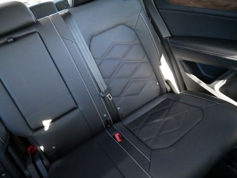 Certified 2025 Volkswagen Atlas SE w/ Black Wheel Package image 14