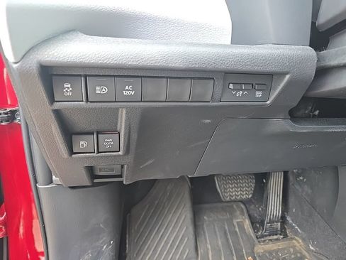Used 2026 Toyota Sienna XLE AWD/4WD image 11