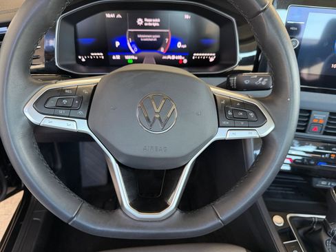 Used 2025 Volkswagen Jetta SE image 27