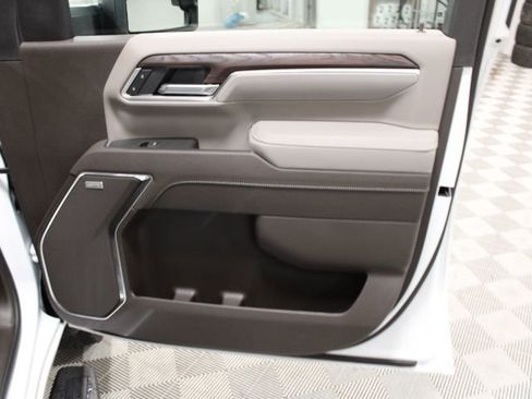 New 2025 GMC Sierra 2500 SLT w/ SLT Premium Package image 43