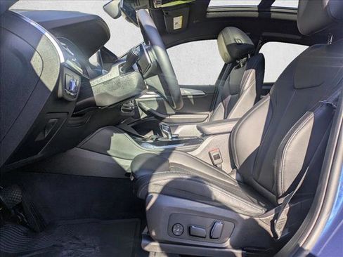 Used 2024 BMW X4 xDrive30i w/ Premium Package image 17