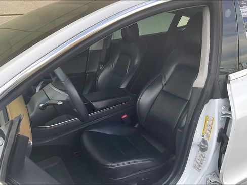 Used 2019 Tesla Model 3 Standard Range image 6