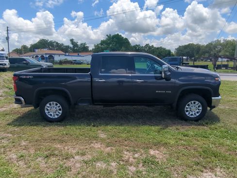 Used 2024 Chevrolet Silverado 2500 LTZ AWD/4WD image 3
