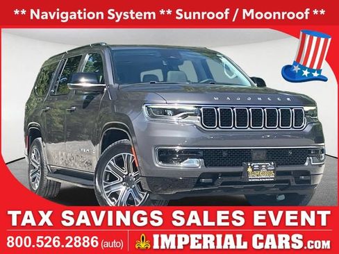 Used 2023 Jeep Wagoneer 4WD w/ Premium Group I image 1