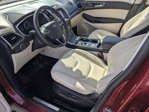 Used 2019 Ford Edge Titanium w/ Cold Weather Package AWD/4WD image 9