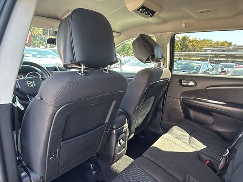 Used 2017 Dodge Journey SXT w/ Comfort/Convenience Group image 26