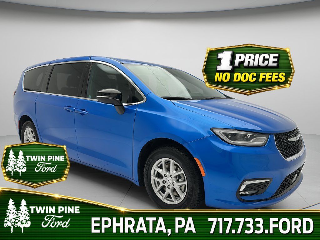 Used 2026 Chrysler Pacifica Select FWD image 1