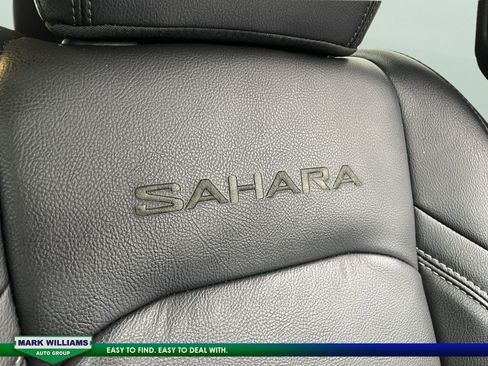 Used 2022 Jeep Wrangler Unlimited Sahara w/ Cold Weather Group image 16