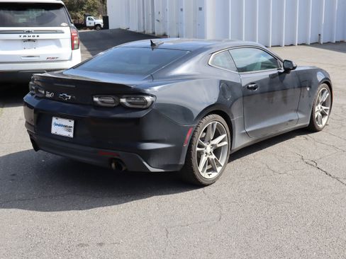 Used 2021 Chevrolet Camaro LT w/ RS Package image 10