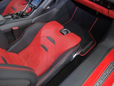 Used 2020 Lamborghini Huracan EVO image 25