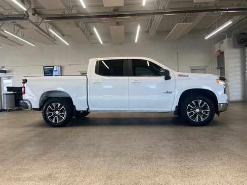 Certified 2022 Chevrolet Silverado 1500 LT w/ Texas Edition Plus AWD/4WD image 4