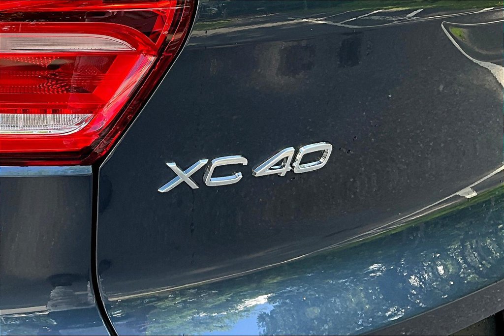 New 2026 Volvo XC40 B5 Core w/ Protection Package Premier AWD/4WD image 8