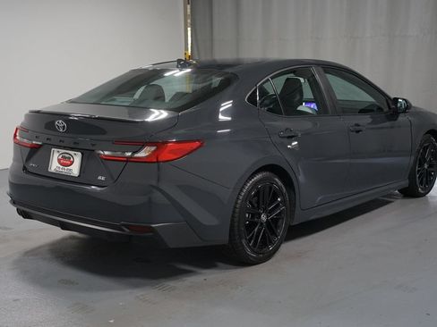 Used 2025 Toyota Camry SE FWD image 8