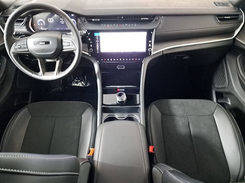 New 2026 Jeep Grand Cherokee L 2WD image 12