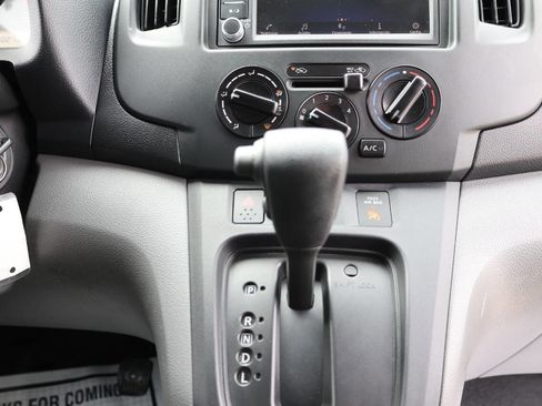 Used 2020 Nissan NV200 S image 19