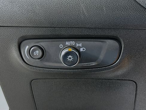 Used 2024 Buick Encore GX Sport Touring image 9