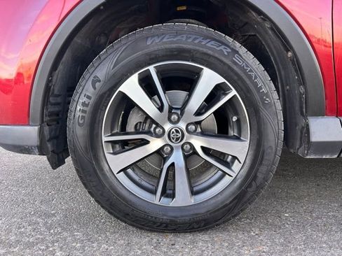 Used 2018 Toyota RAV4 XLE image 11