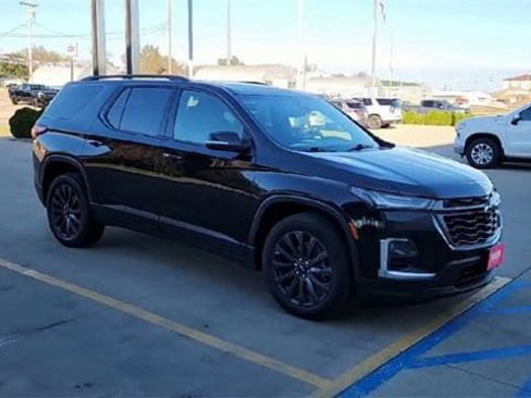 Certified 2023 Chevrolet Traverse RS image 2