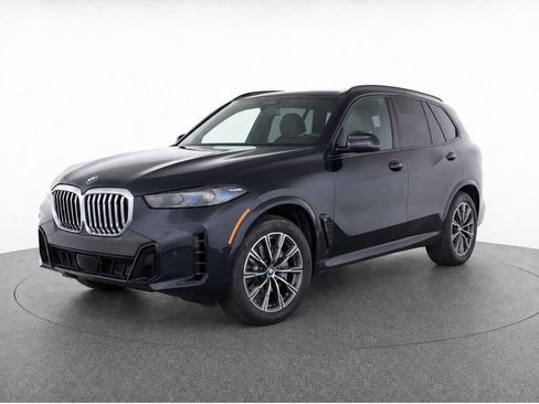 Used 2026 BMW X5 xDrive40i w/ M Sport Package AWD/4WD image 3